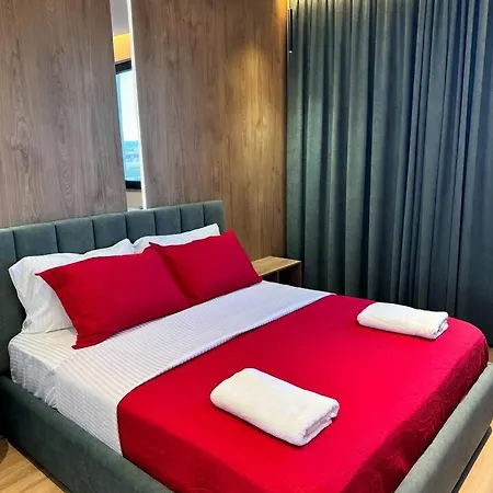 Pearl Pool Luxury Βίλα Golem (Tirana)