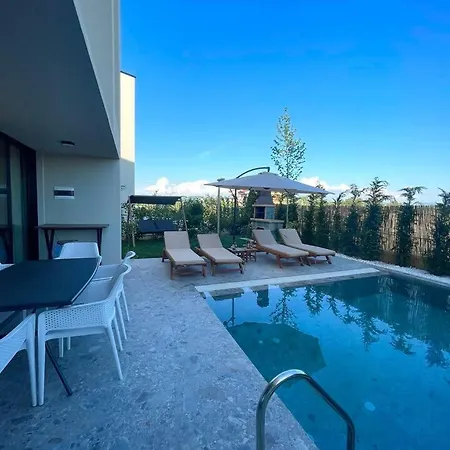 Βίλα Pearl Pool Luxury Golem (Tirana)